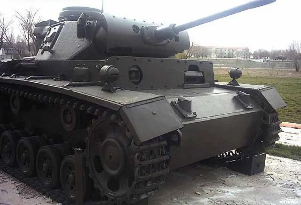 tank.jpg tank.jpg